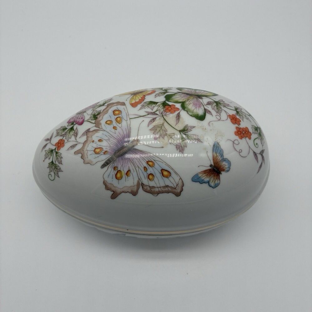 Vintage Avon Butterfly Fantasy porcelain egg w/butteries &22k gold plated areas